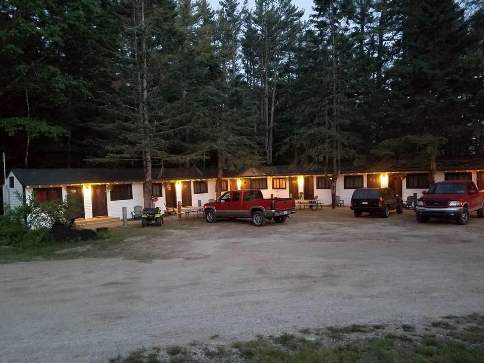 Pine Shore Motel And Cabins Orland Exterior photo